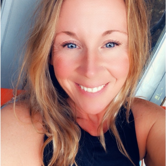 Meet your Posher, Jaynee - Picture 3 of 8